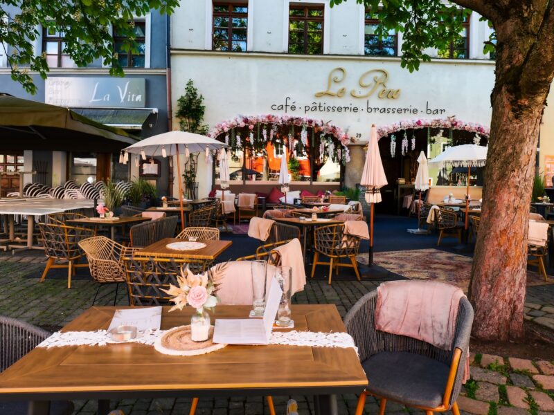 Cafe İçin Dış Mekan Gölgeleme Çözümleri
